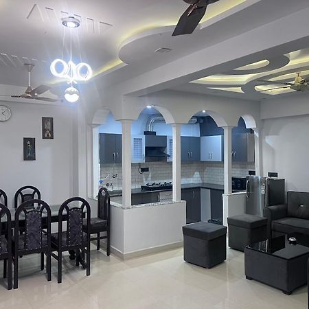 J K Apartment Allāhābād Junction Buitenkant foto
