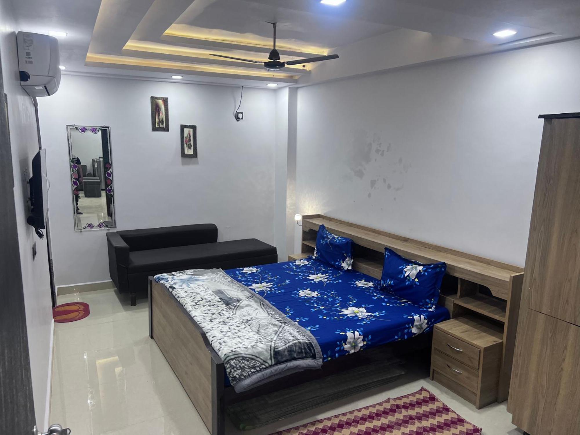 J K Apartment Allāhābād Junction Buitenkant foto
